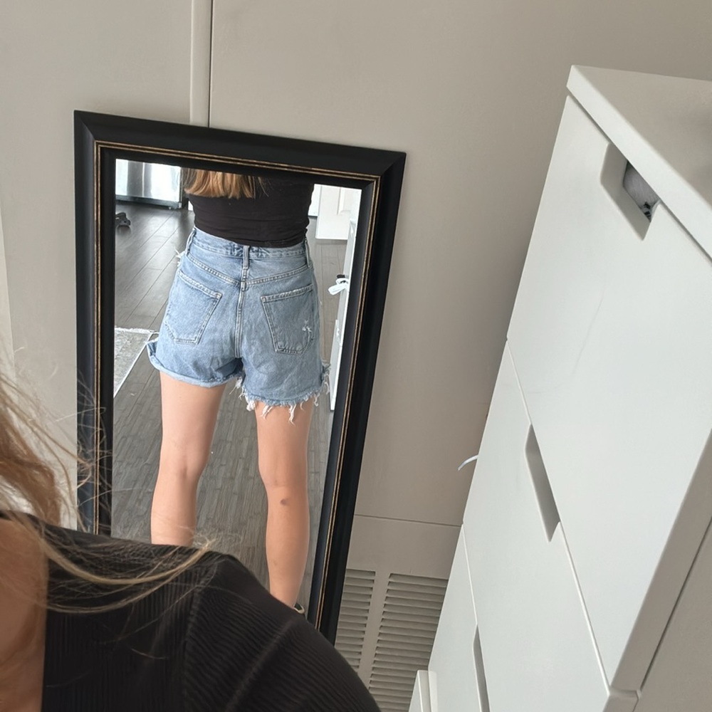 AGOLDE Dee distressed ripped denim jean shorts raw hem - Picture 2 of 7